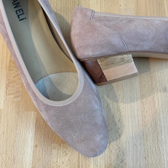 Van Eli Sparkle Suede Pump with Extraordinary Mixed-Wood Heels 8 Slim - Picture 1 of 11